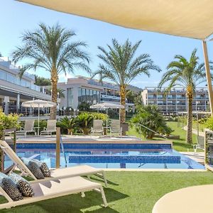 Suite Junior con Vistas a la Piscina